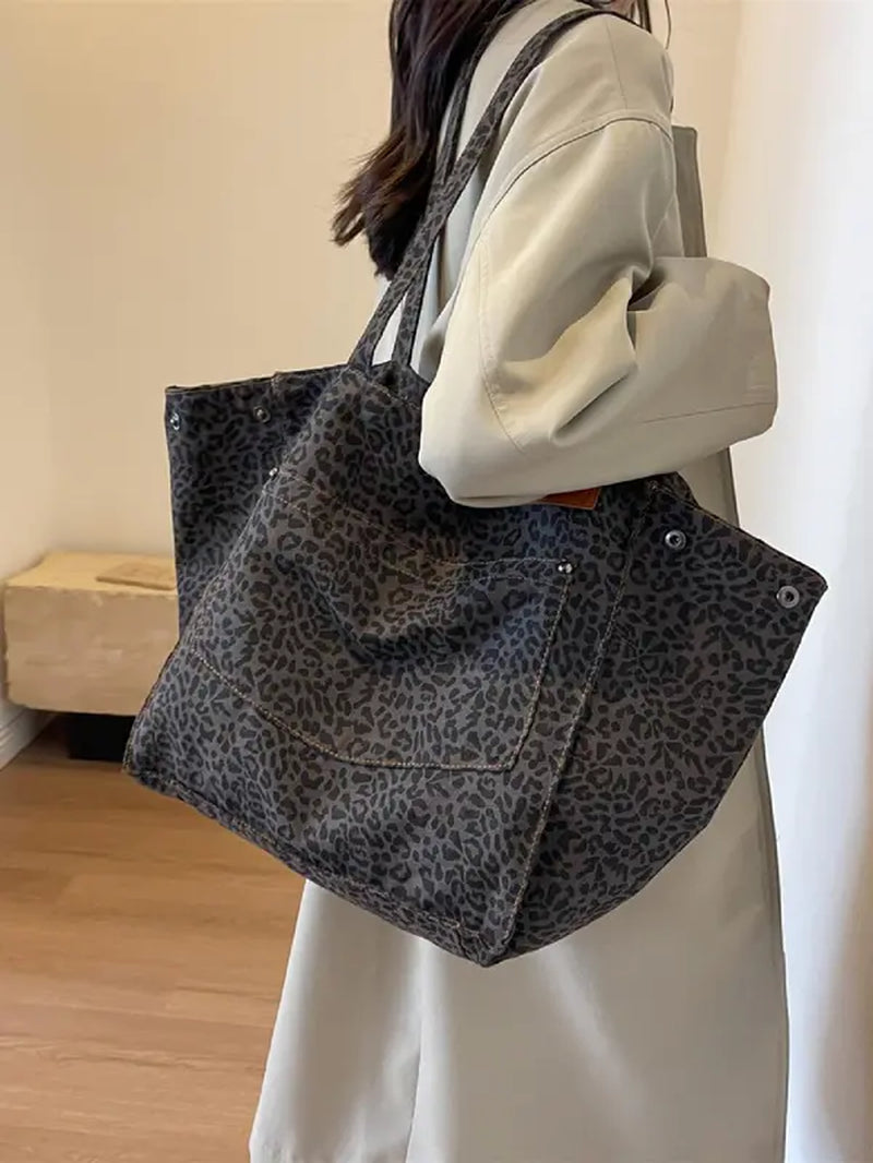 Summer 2024 Women'S Leopard Pattern Canvas Everyday Tote Bag, Summer Large Capacity Shoulder Bag for Daily, Casual Trendy Daily Designer Commuting Bag